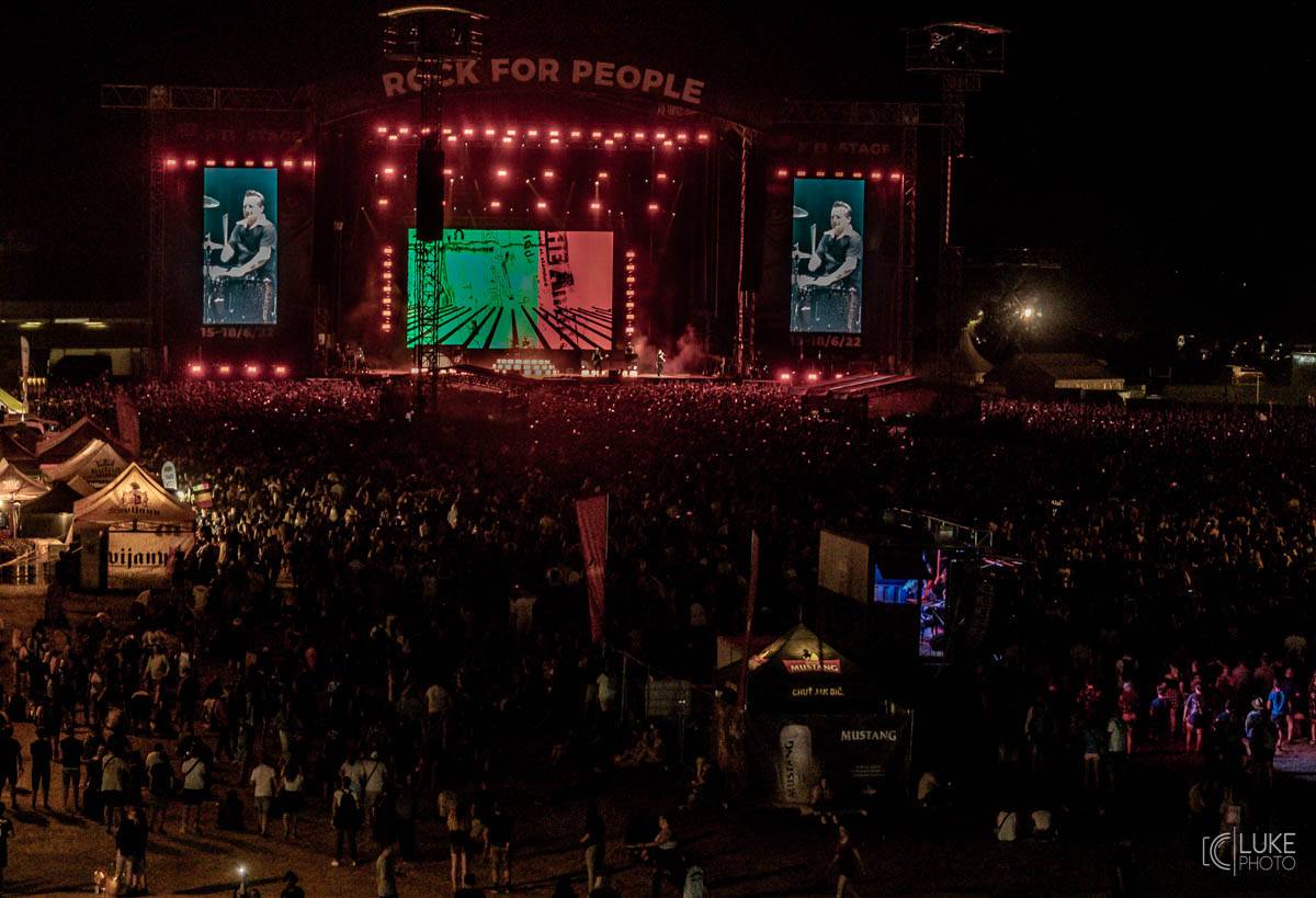 Závěrečný den Rock For People patřil Green Day, Sum 41 a Weezer, bavila i Vypsaná fiXa