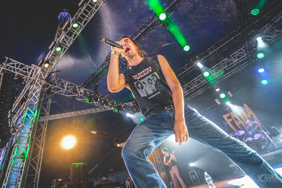 Závěrečný den Rock For People patřil Green Day, Sum 41 a Weezer, bavila i Vypsaná fiXa