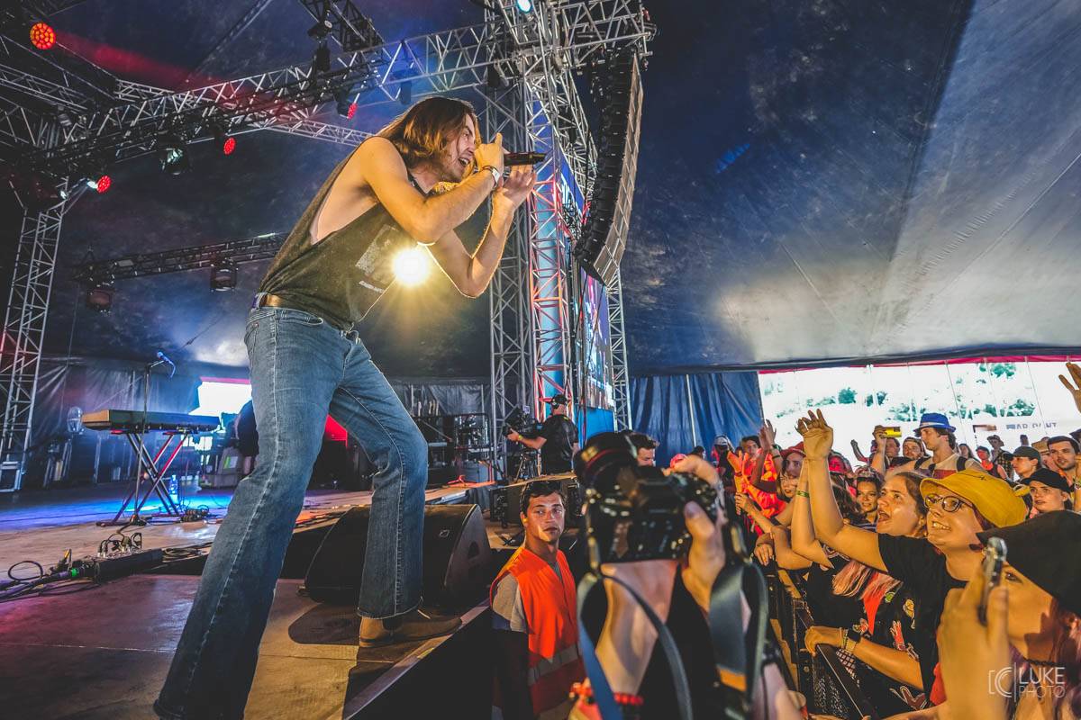 Závěrečný den Rock For People patřil Green Day, Sum 41 a Weezer, bavila i Vypsaná fiXa