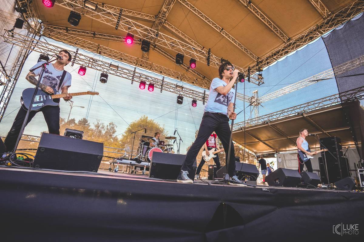 Závěrečný den Rock For People patřil Green Day, Sum 41 a Weezer, bavila i Vypsaná fiXa