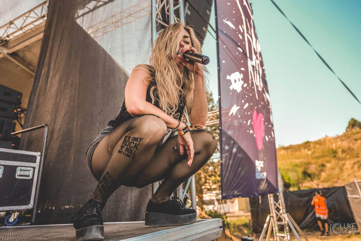 Závěrečný den Rock For People patřil Green Day, Sum 41 a Weezer, bavila i Vypsaná fiXa