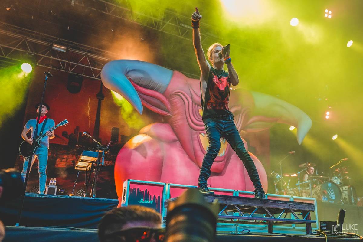 Závěrečný den Rock For People patřil Green Day, Sum 41 a Weezer, bavila i Vypsaná fiXa