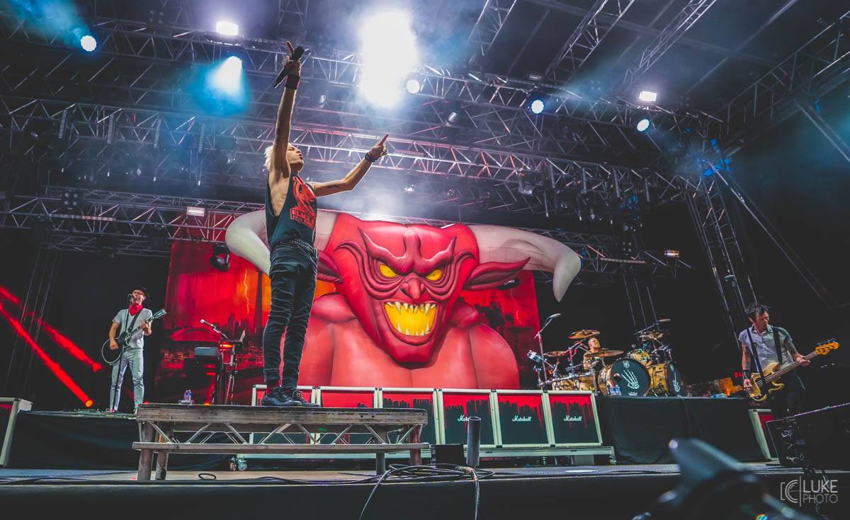 Závěrečný den Rock For People patřil Green Day, Sum 41 a Weezer, bavila i Vypsaná fiXa