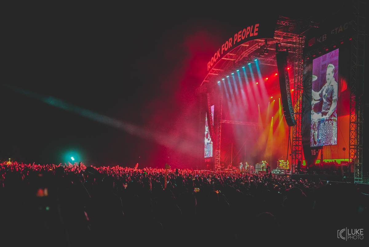 Závěrečný den Rock For People patřil Green Day, Sum 41 a Weezer, bavila i Vypsaná fiXa