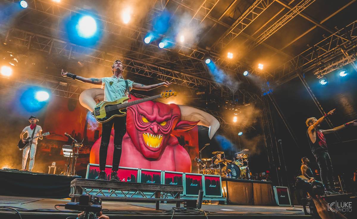 Závěrečný den Rock For People patřil Green Day, Sum 41 a Weezer, bavila i Vypsaná fiXa