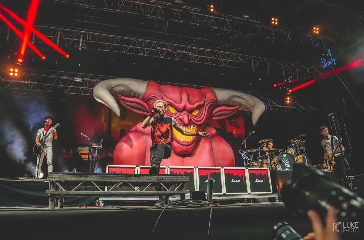 Závěrečný den Rock For People patřil Green Day, Sum 41 a Weezer, bavila i Vypsaná fiXa