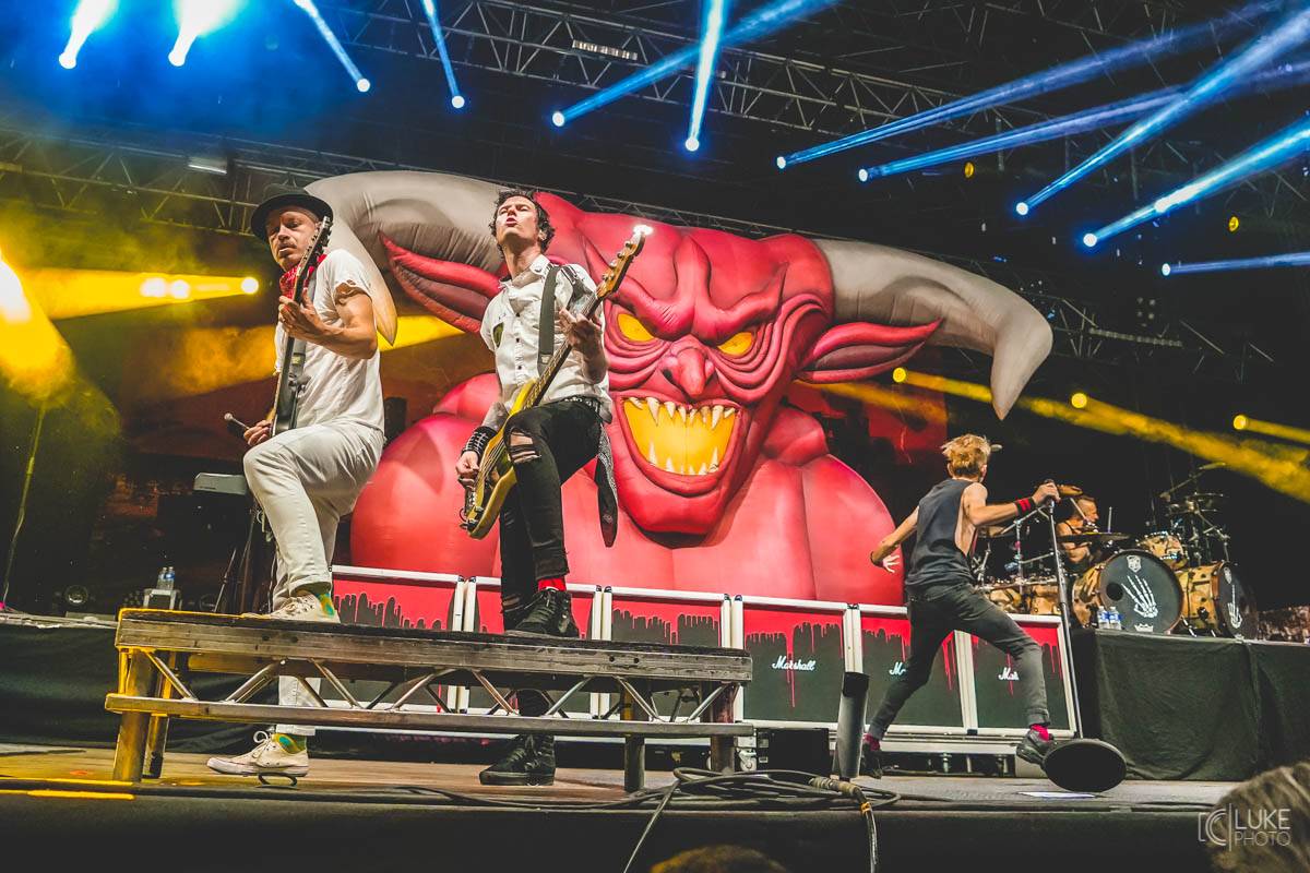 Závěrečný den Rock For People patřil Green Day, Sum 41 a Weezer, bavila i Vypsaná fiXa