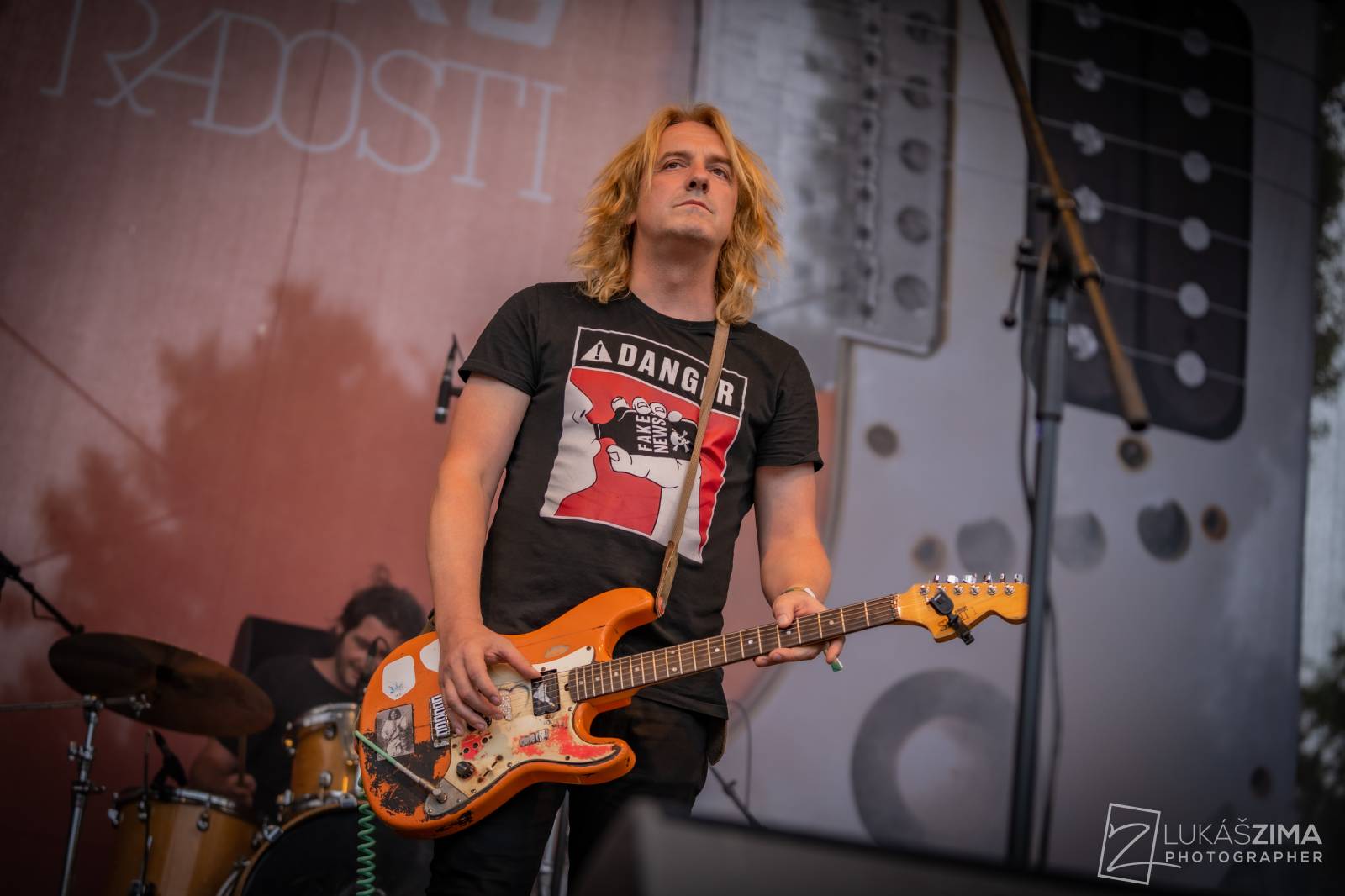 Pogující dav i křest Kusů radosti. Vypsaná fiXa si koncert v Ledárnách užila naplno