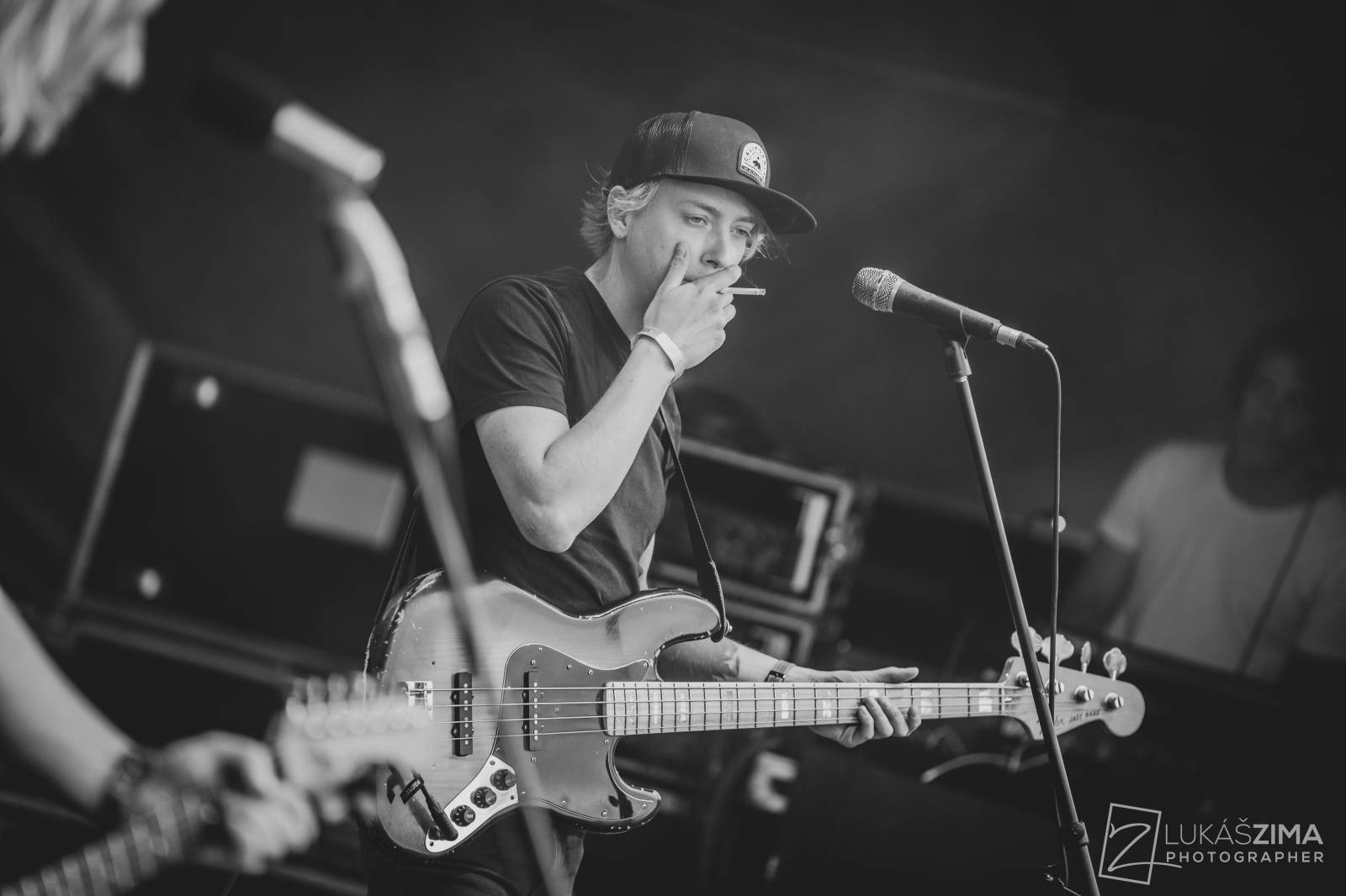 Pogující dav i křest Kusů radosti. Vypsaná fiXa si koncert v Ledárnách užila naplno