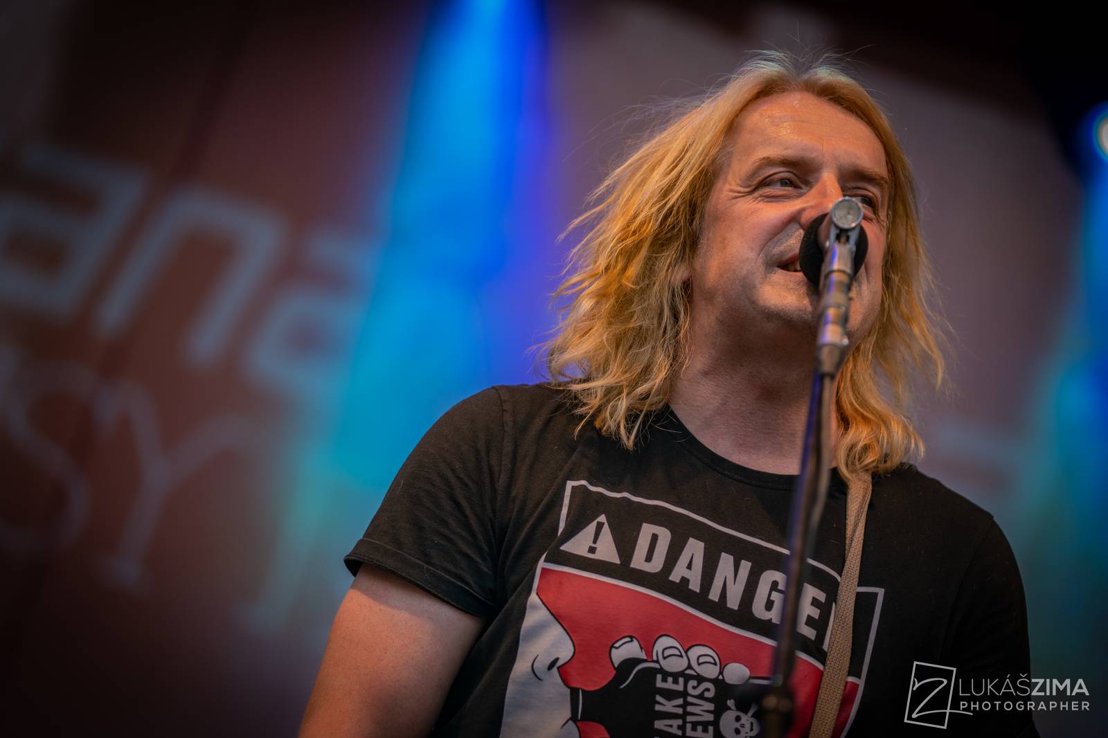 Pogující dav i křest Kusů radosti. Vypsaná fiXa si koncert v Ledárnách užila naplno