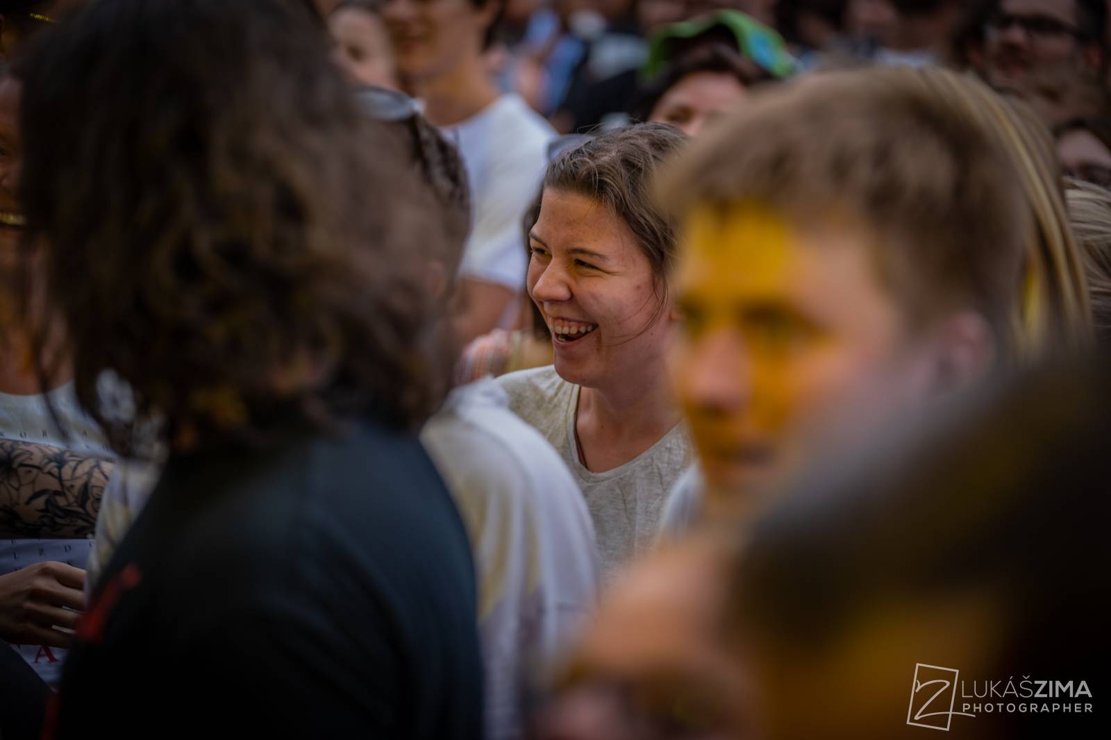 Pogující dav i křest Kusů radosti. Vypsaná fiXa si koncert v Ledárnách užila naplno