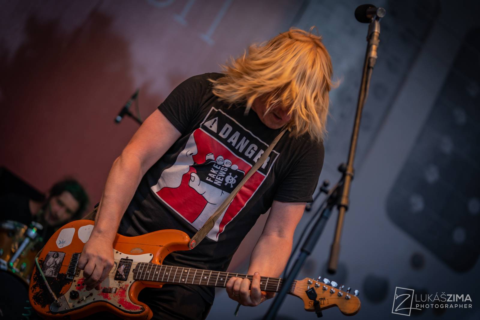 Pogující dav i křest Kusů radosti. Vypsaná fiXa si koncert v Ledárnách užila naplno