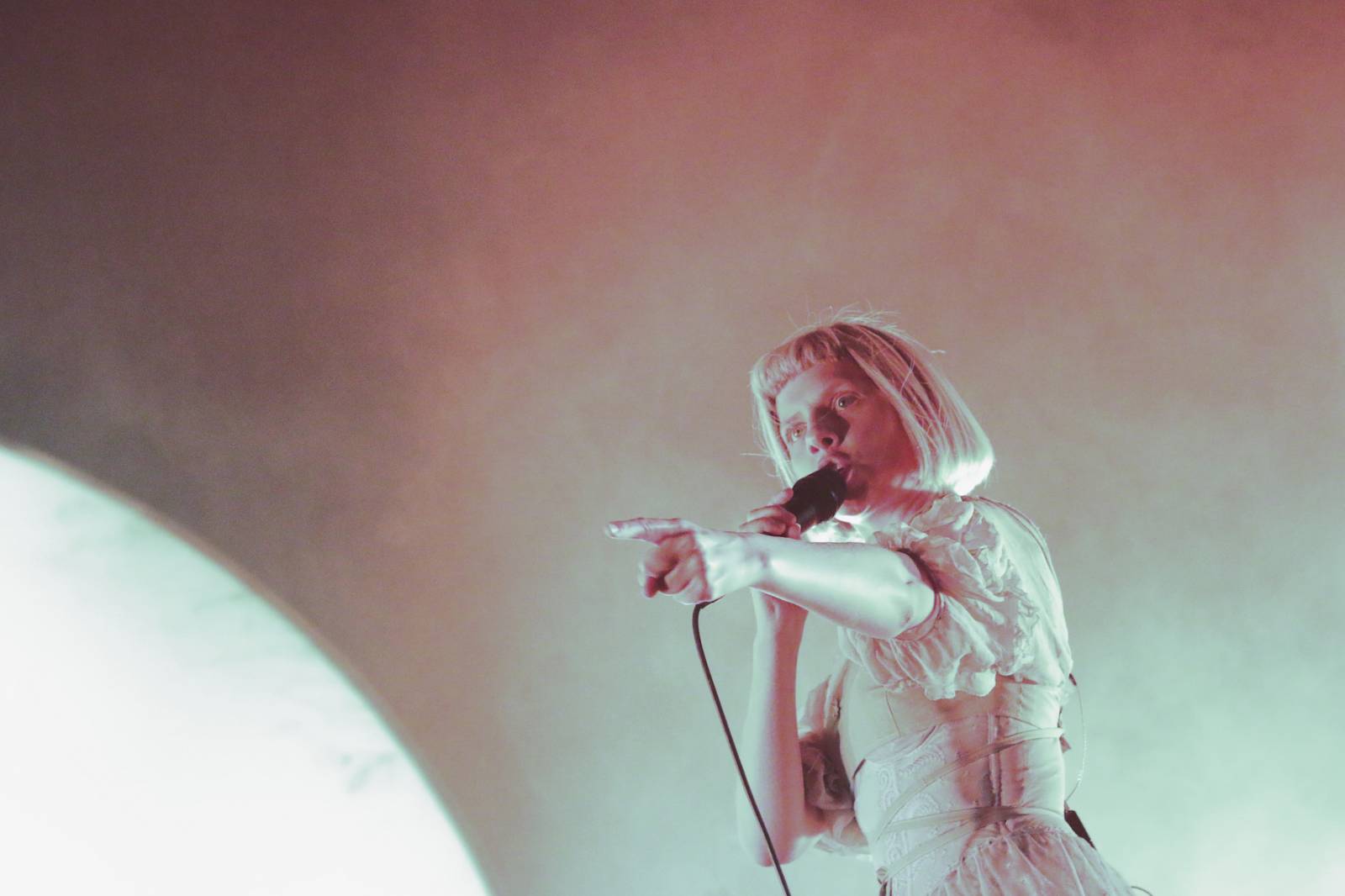 Éterická Aurora si podmanila vyprodané Forum Karlín