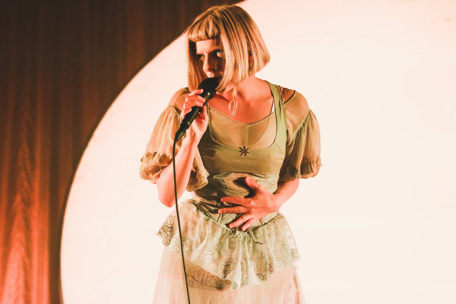 Éterická Aurora si podmanila vyprodané Forum Karlín