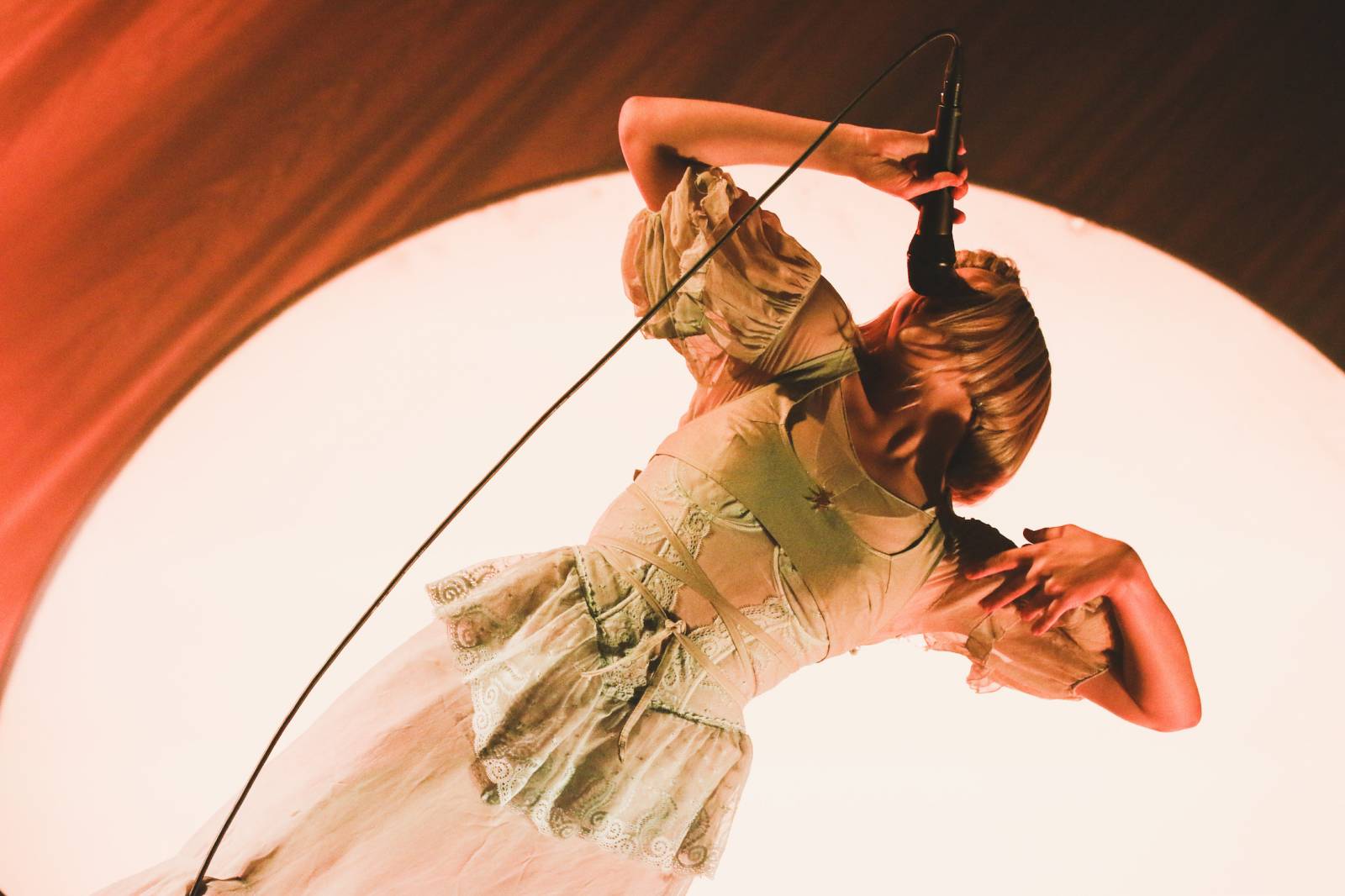 Éterická Aurora si podmanila vyprodané Forum Karlín