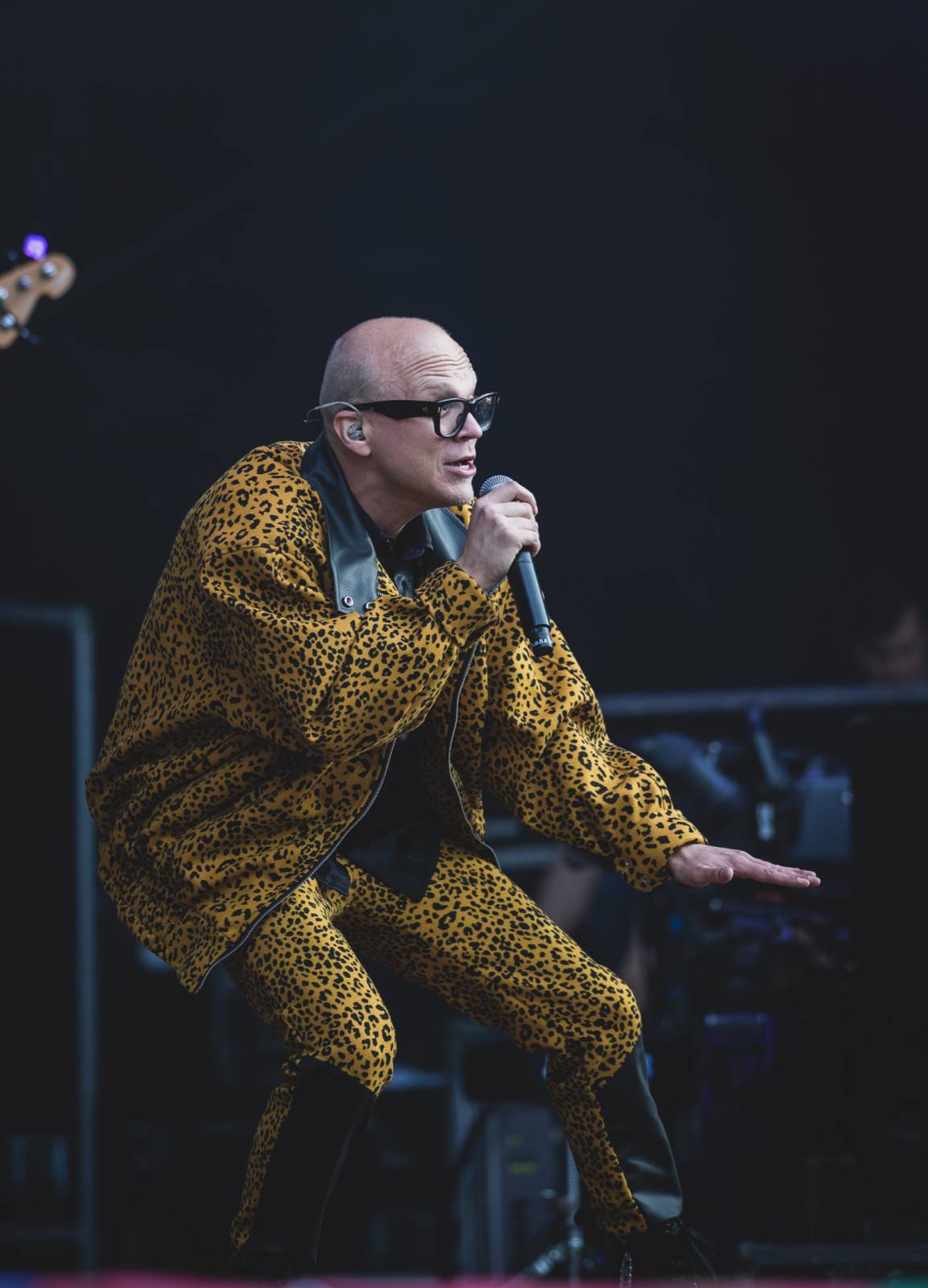 Ani déšť Metronome Prague nezastavil. Hvězdou večera byl Beck, vystoupili také Tata Bojs nebo Marpo