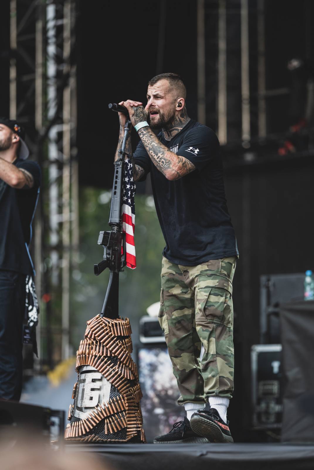 Ani déšť Metronome Prague nezastavil. Hvězdou večera byl Beck, vystoupili také Tata Bojs nebo Marpo
