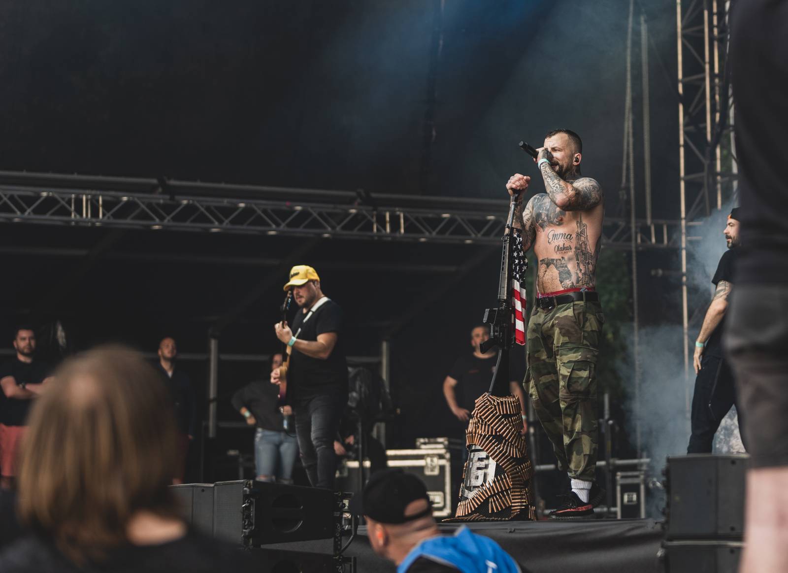 Ani déšť Metronome Prague nezastavil. Hvězdou večera byl Beck, vystoupili také Tata Bojs nebo Marpo