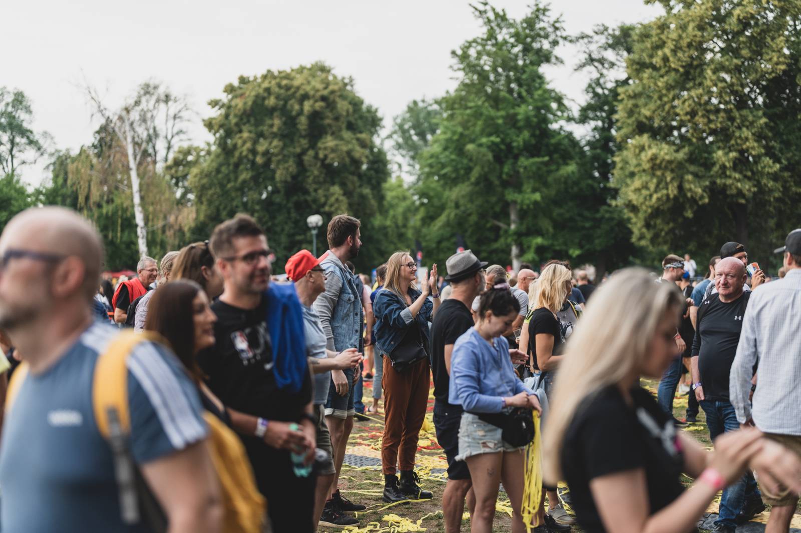 Ani déšť Metronome Prague nezastavil. Hvězdou večera byl Beck, vystoupili také Tata Bojs nebo Marpo