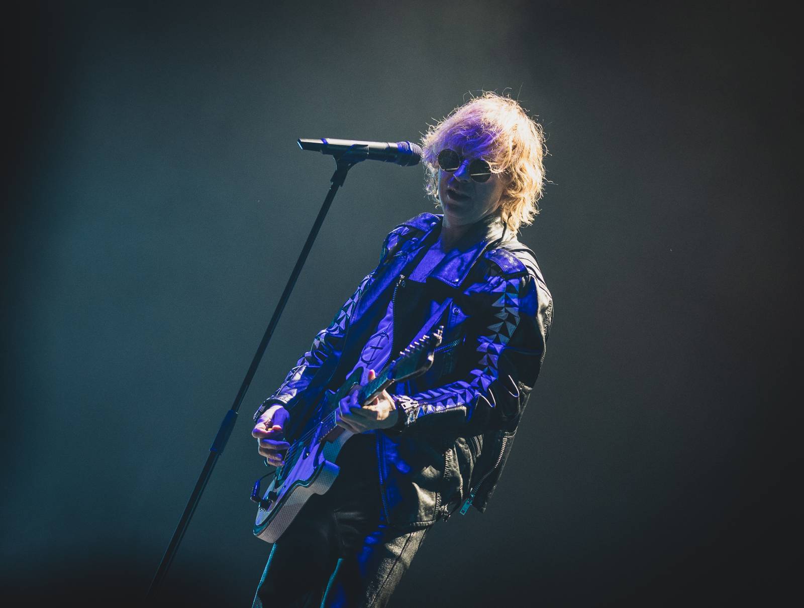 Ani déšť Metronome Prague nezastavil. Hvězdou večera byl Beck, vystoupili také Tata Bojs nebo Marpo