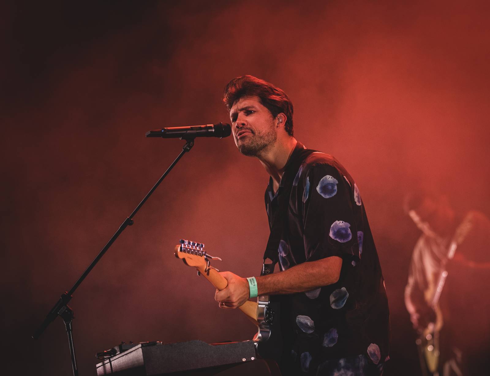 Ani déšť Metronome Prague nezastavil. Hvězdou večera byl Beck, vystoupili také Tata Bojs nebo Marpo