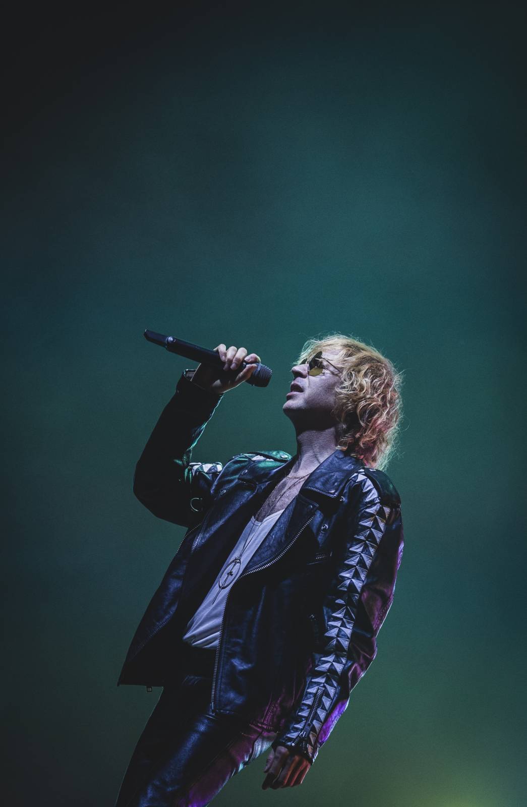 Ani déšť Metronome Prague nezastavil. Hvězdou večera byl Beck, vystoupili také Tata Bojs nebo Marpo