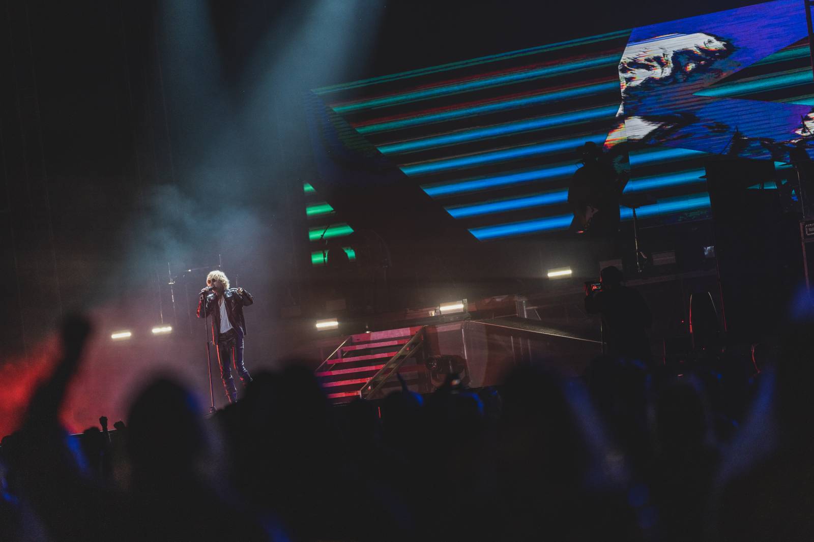 Ani déšť Metronome Prague nezastavil. Hvězdou večera byl Beck, vystoupili také Tata Bojs nebo Marpo