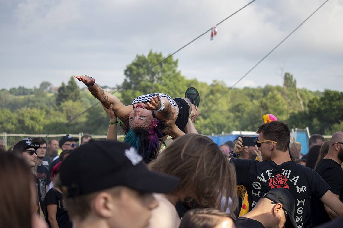 Basinfirefest den druhý. Zářili Saxon, Rotting Christ i Hypnos nebo Hentai Corporation 