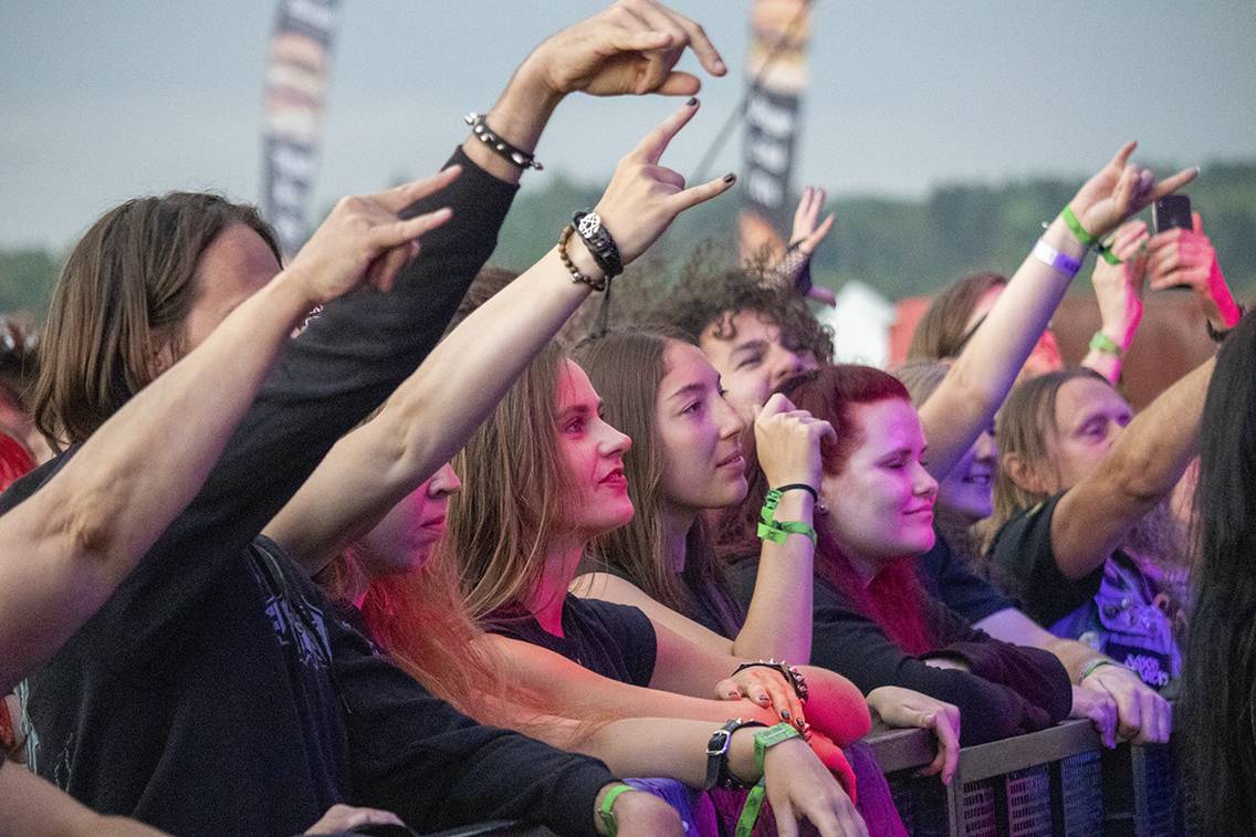 Basinfirefest den druhý. Zářili Saxon, Rotting Christ i Hypnos nebo Hentai Corporation 