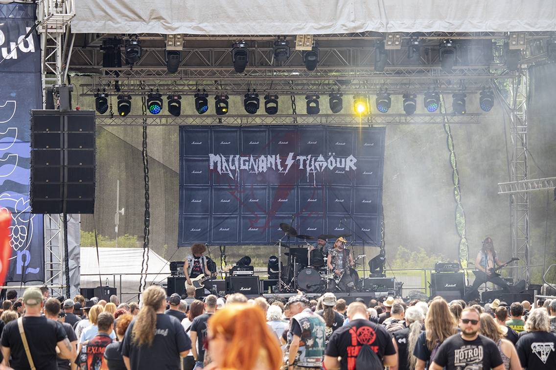 Třetí den ve Spáleném Poříčí. Basinfirefest roztančili Čad, Tublatanka, Infected Rain nebo Gutalax