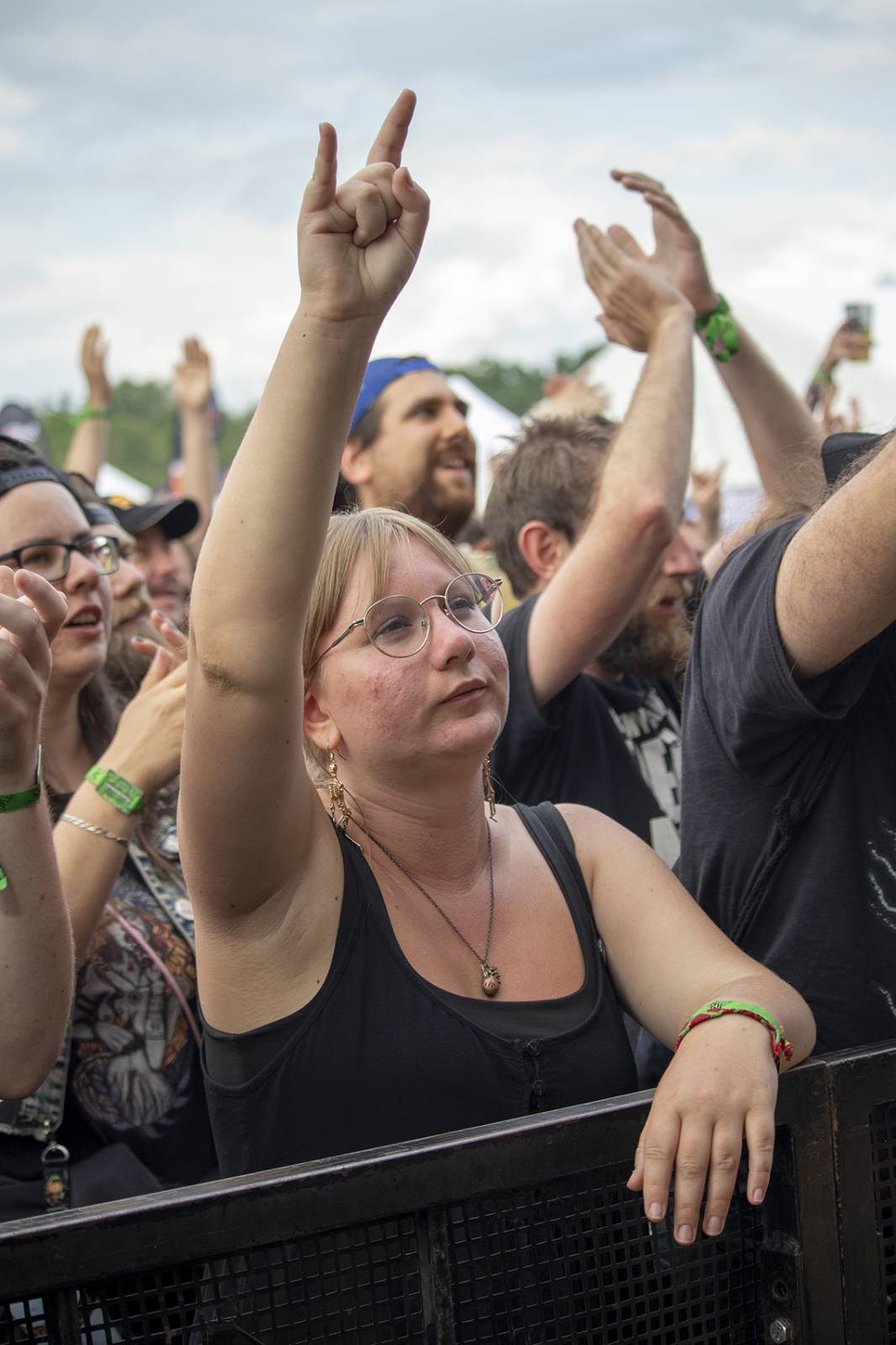 Třetí den ve Spáleném Poříčí. Basinfirefest roztančili Čad, Tublatanka, Infected Rain nebo Gutalax