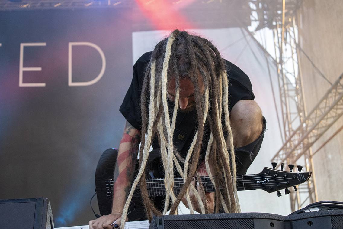 Třetí den ve Spáleném Poříčí. Basinfirefest roztančili Čad, Tublatanka, Infected Rain nebo Gutalax