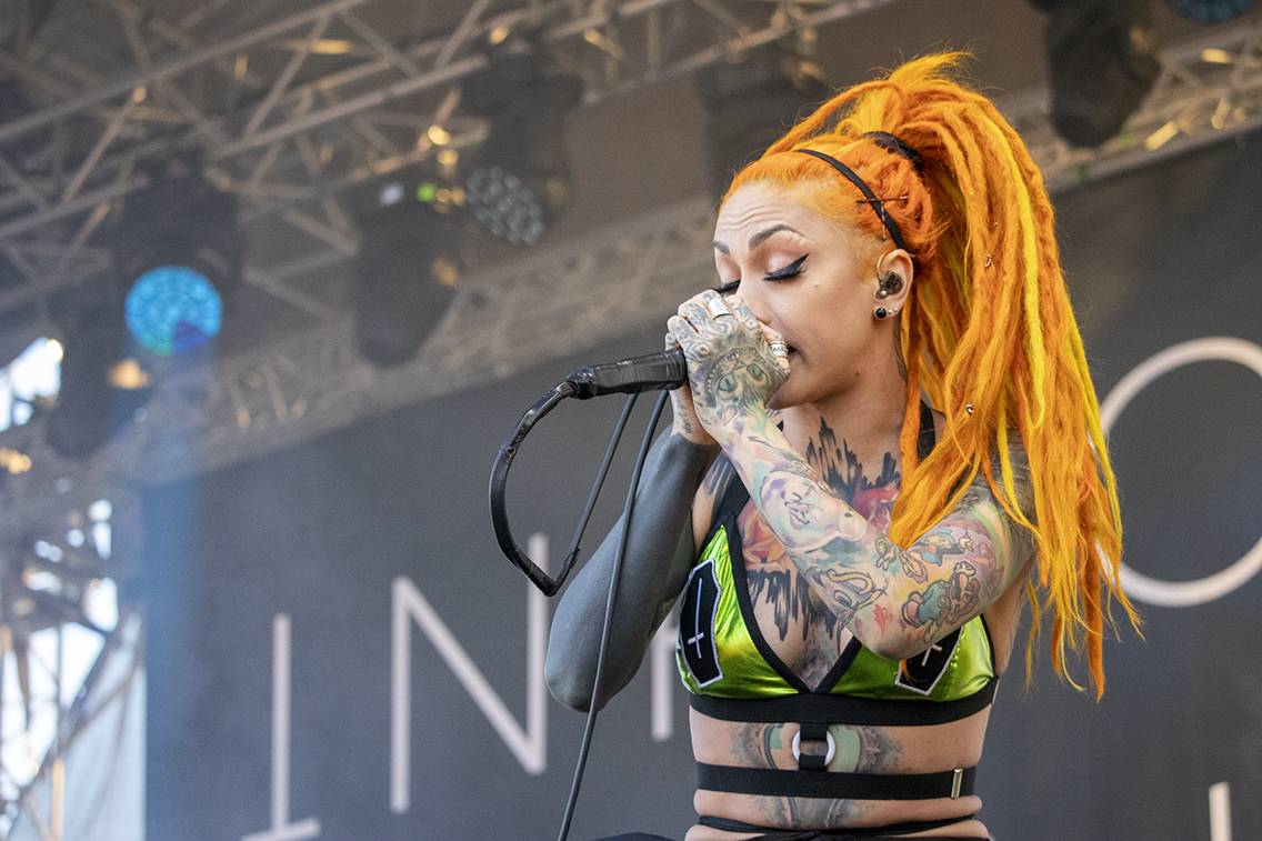 Třetí den ve Spáleném Poříčí. Basinfirefest roztančili Čad, Tublatanka, Infected Rain nebo Gutalax