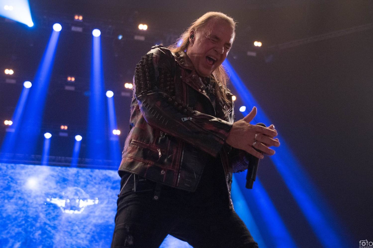 Helloween si z Prahy odvezli Zlatou desku, koncert byl plný hitů