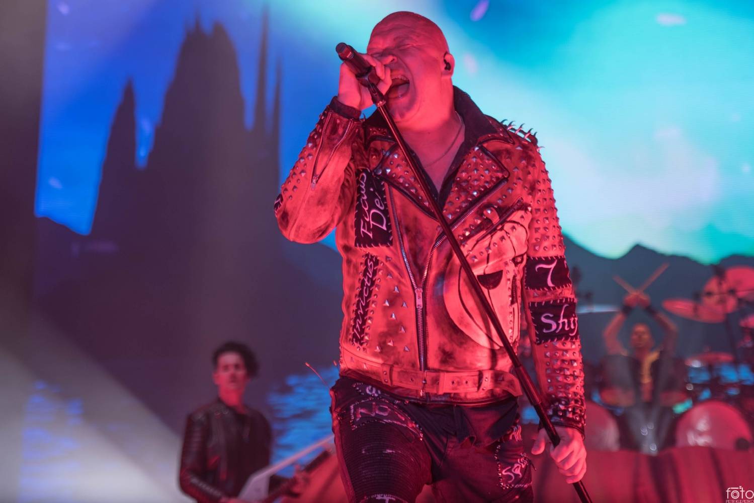 Helloween si z Prahy odvezli Zlatou desku, koncert byl plný hitů