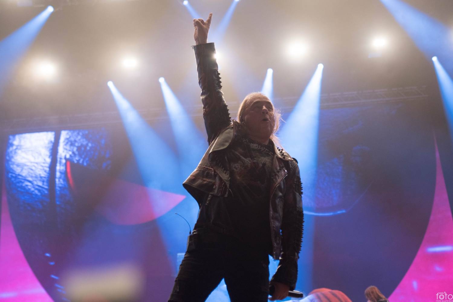 Helloween si z Prahy odvezli Zlatou desku, koncert byl plný hitů