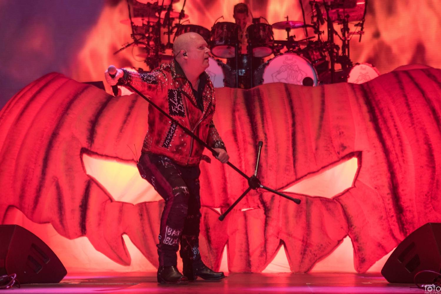 Helloween si z Prahy odvezli Zlatou desku, koncert byl plný hitů