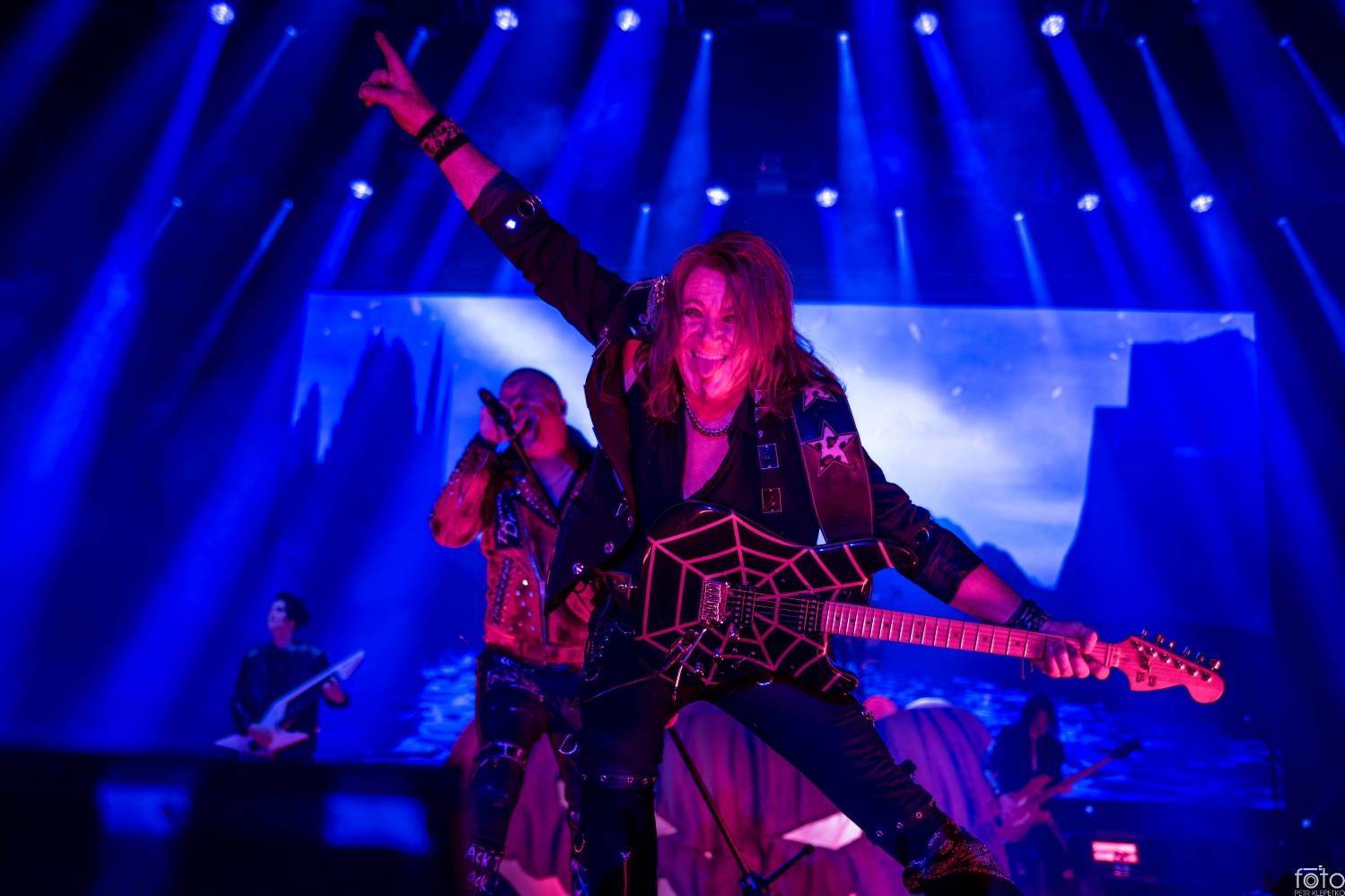 Helloween si z Prahy odvezli Zlatou desku, koncert byl plný hitů