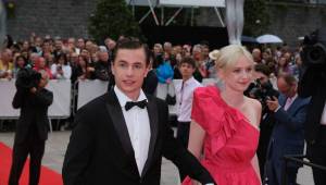 Mezinárodní filmový festival v Karlových Varech byl zahájen. První den zahráli Mig 21 nebo Aneta Langerová