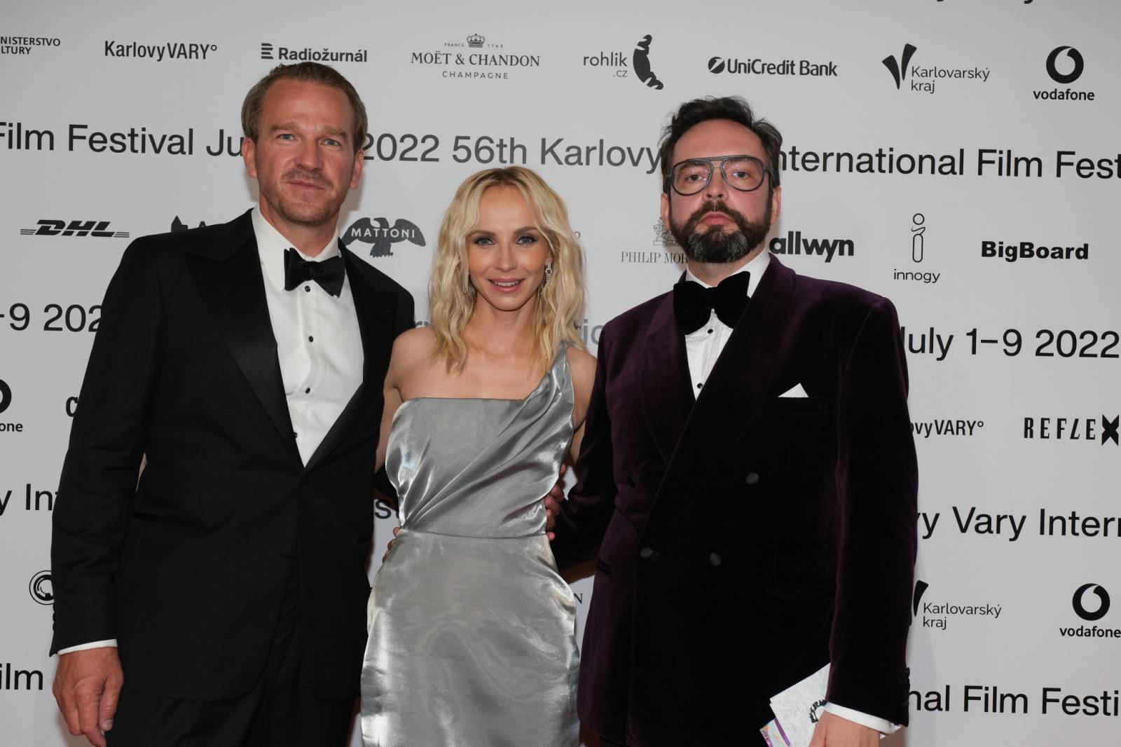 Mezinárodní filmový festival v Karlových Varech byl zahájen. První den zahráli Mig 21 nebo Aneta Langerová