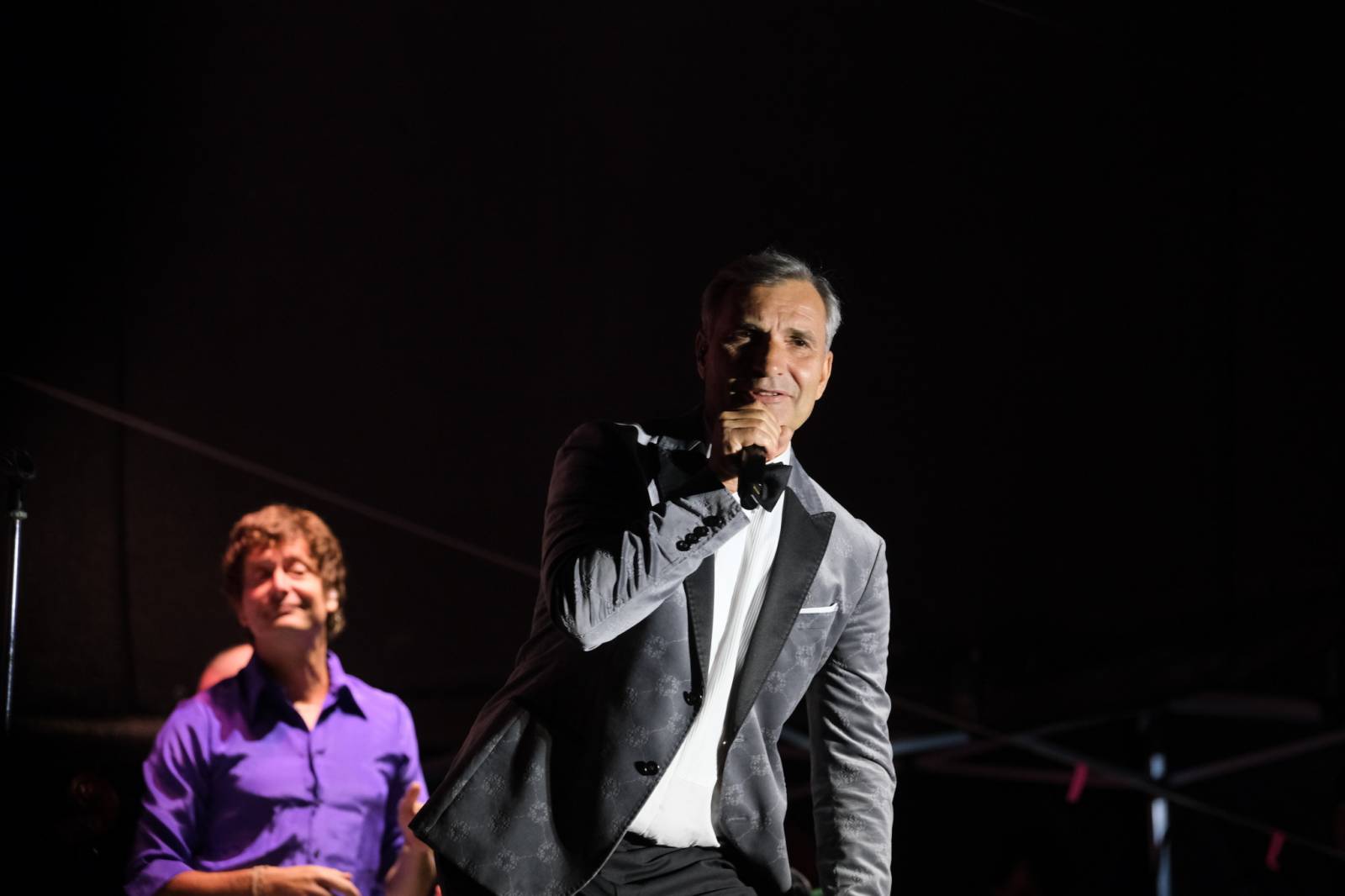 Mezinárodní filmový festival v Karlových Varech byl zahájen. První den zahráli Mig 21 nebo Aneta Langerová