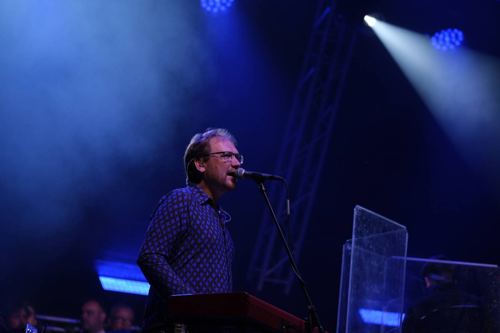 Mezinárodní filmový festival v Karlových Varech byl zahájen. První den zahráli Mig 21 nebo Aneta Langerová