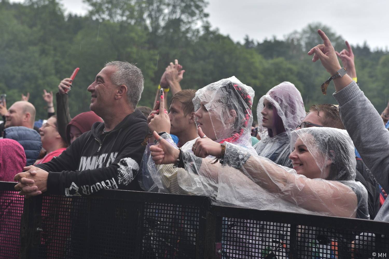 Pekelný ostrov se po dvou letech probudil do pořádného pekla. Hráli Vypsaná fiXa, Traktor i Dymytry