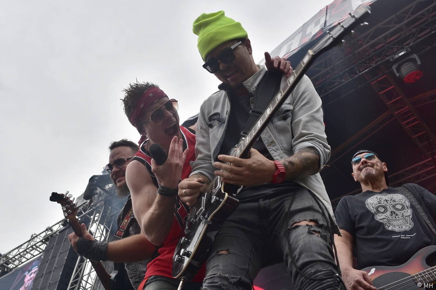 Pekelný ostrov se po dvou letech probudil do pořádného pekla. Hráli Vypsaná fiXa, Traktor i Dymytry