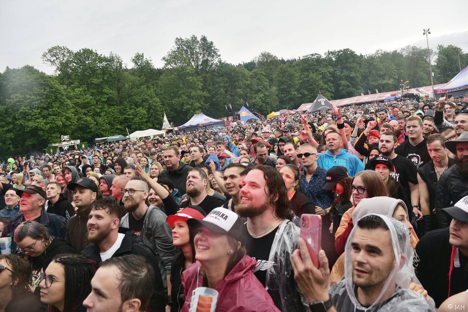 Pekelný ostrov se po dvou letech probudil do pořádného pekla. Hráli Vypsaná fiXa, Traktor i Dymytry