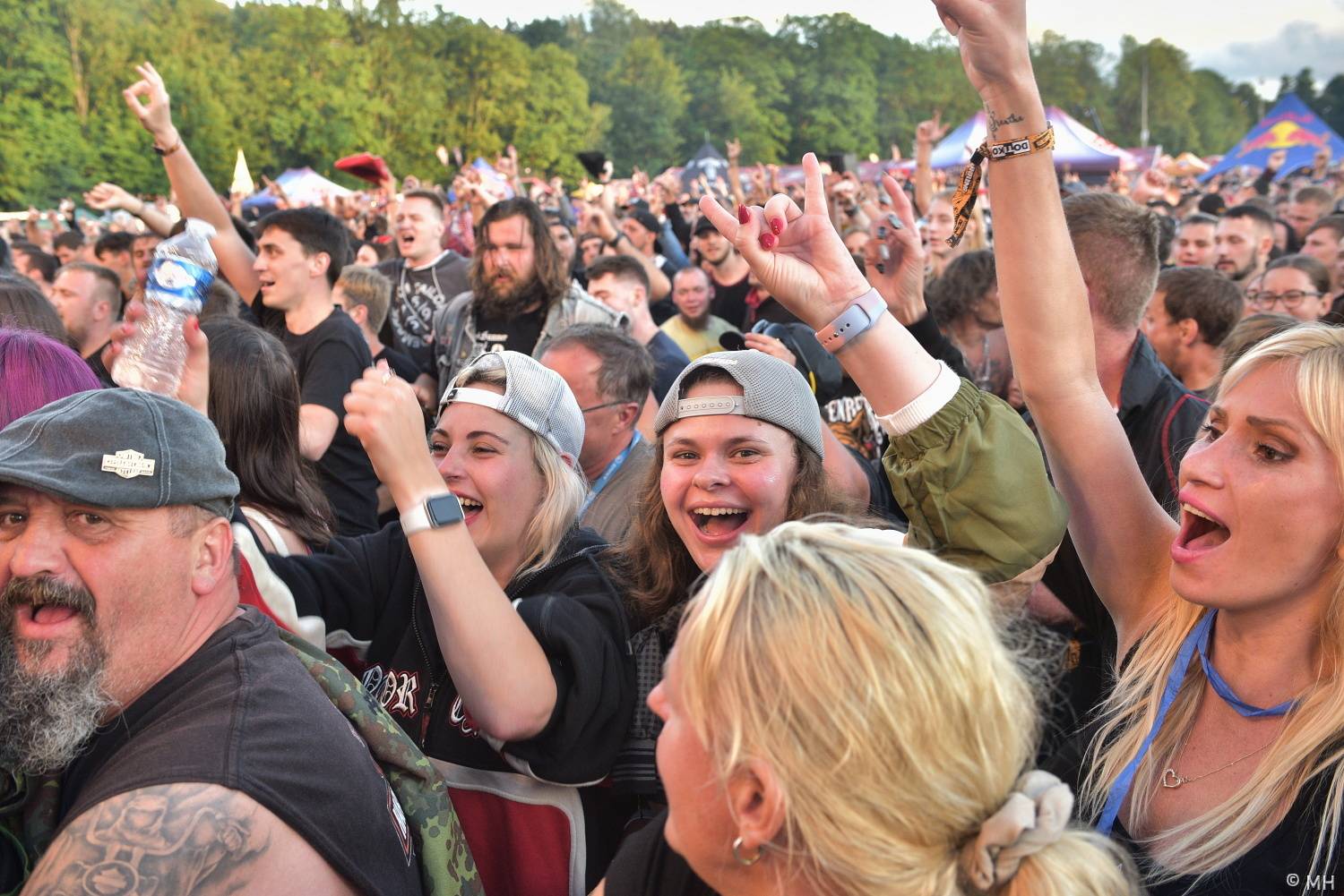 Pekelný ostrov se po dvou letech probudil do pořádného pekla. Hráli Vypsaná fiXa, Traktor i Dymytry