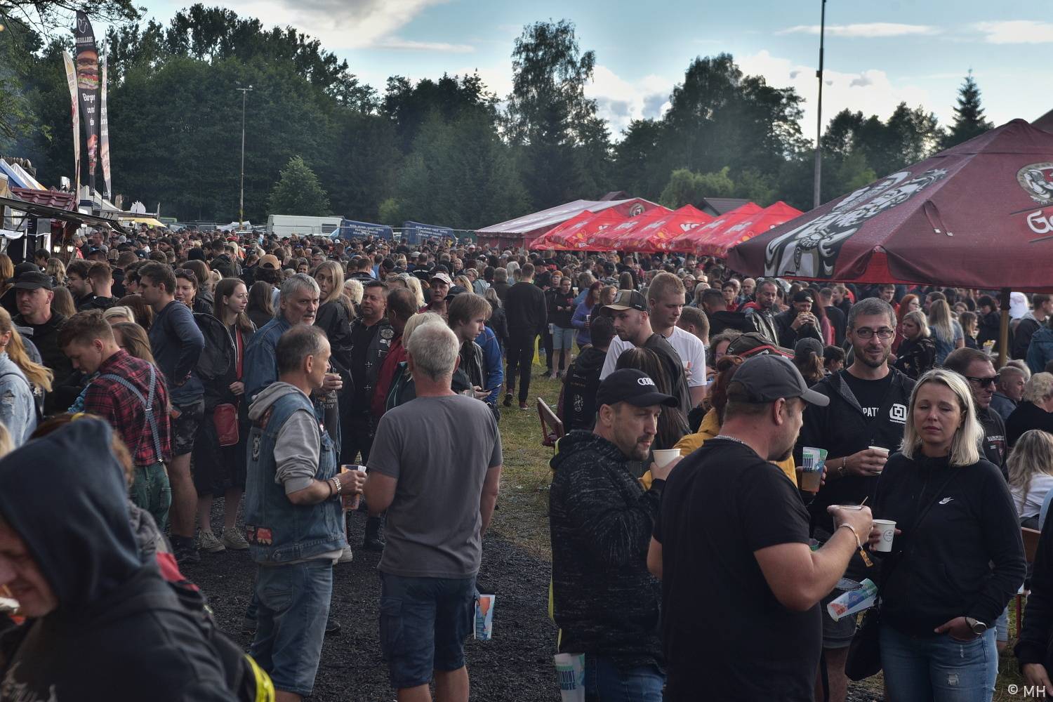 Pekelný ostrov se po dvou letech probudil do pořádného pekla. Hráli Vypsaná fiXa, Traktor i Dymytry