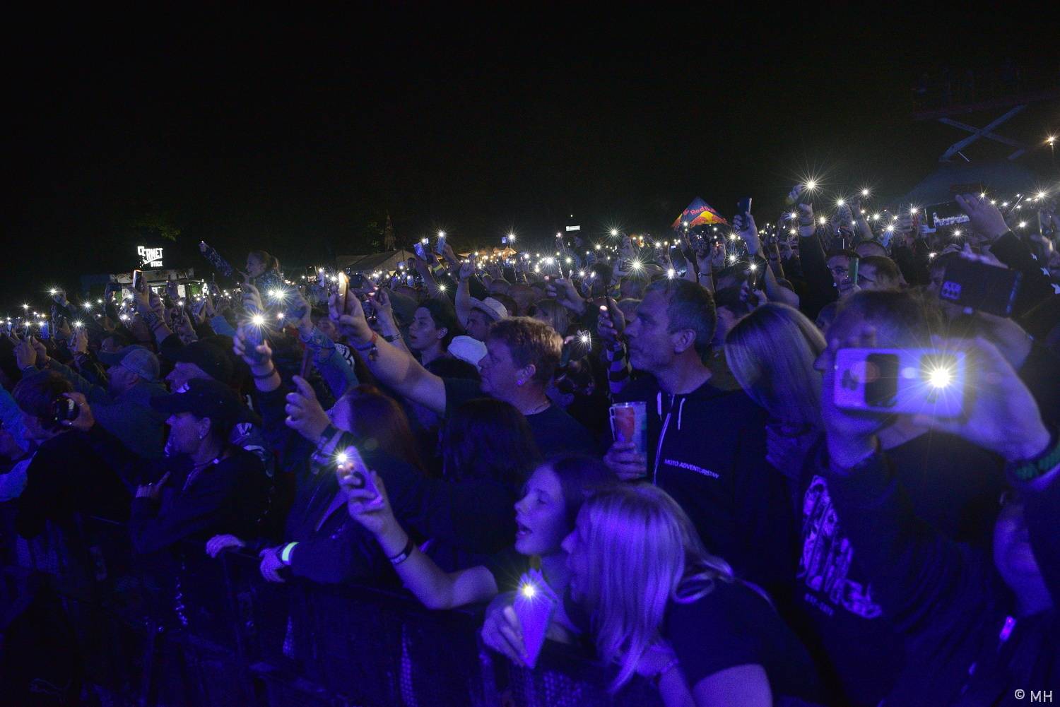 Pekelný ostrov se po dvou letech probudil do pořádného pekla. Hráli Vypsaná fiXa, Traktor i Dymytry