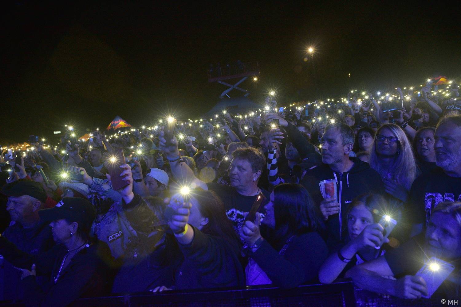 Pekelný ostrov se po dvou letech probudil do pořádného pekla. Hráli Vypsaná fiXa, Traktor i Dymytry