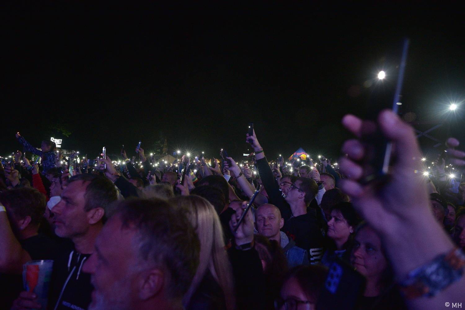 Pekelný ostrov se po dvou letech probudil do pořádného pekla. Hráli Vypsaná fiXa, Traktor i Dymytry